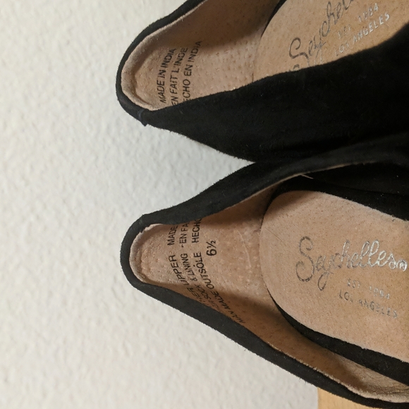 Seychelles | Passport Flat | Black Suede | 6.5 - Picture 2 of 5